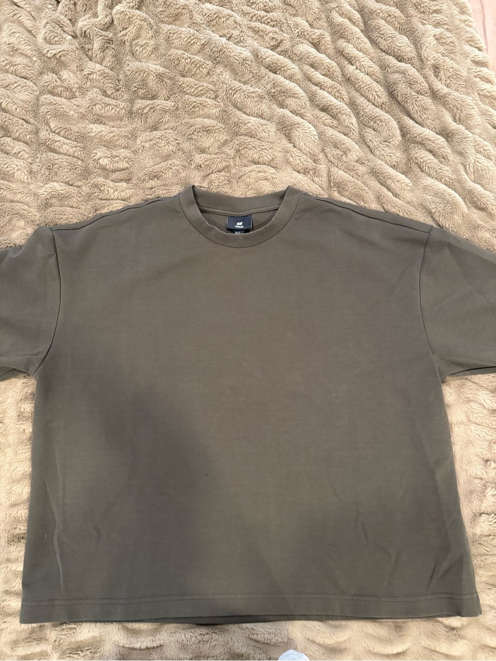 H&M Men's Crew Neck T-Shirt in Olive Green